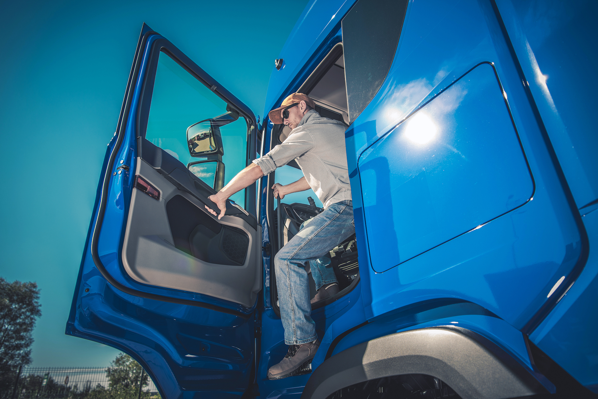 Transportation Industry – Slip-and-Fall Risks for Long-Haul Truck Drivers